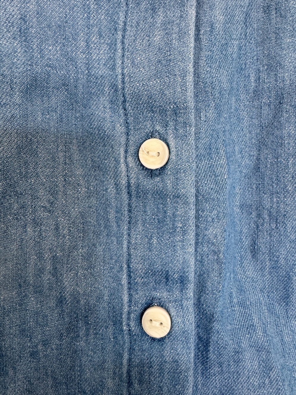 Women’s Denim Sleevelss Button-down - Picture 2 of 5